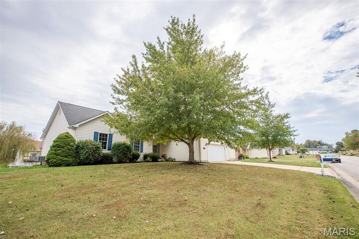 Property Photo: 1018 Saint Andrews Drive MO 63084