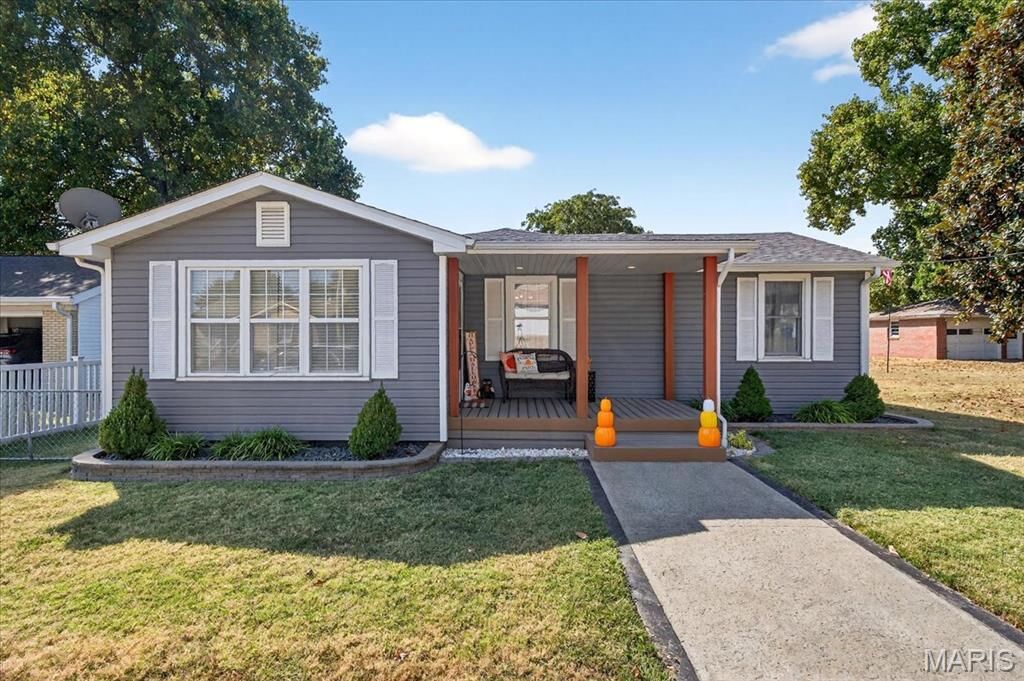 Property Photo:  419 N Donk Avenue  IL 62062 