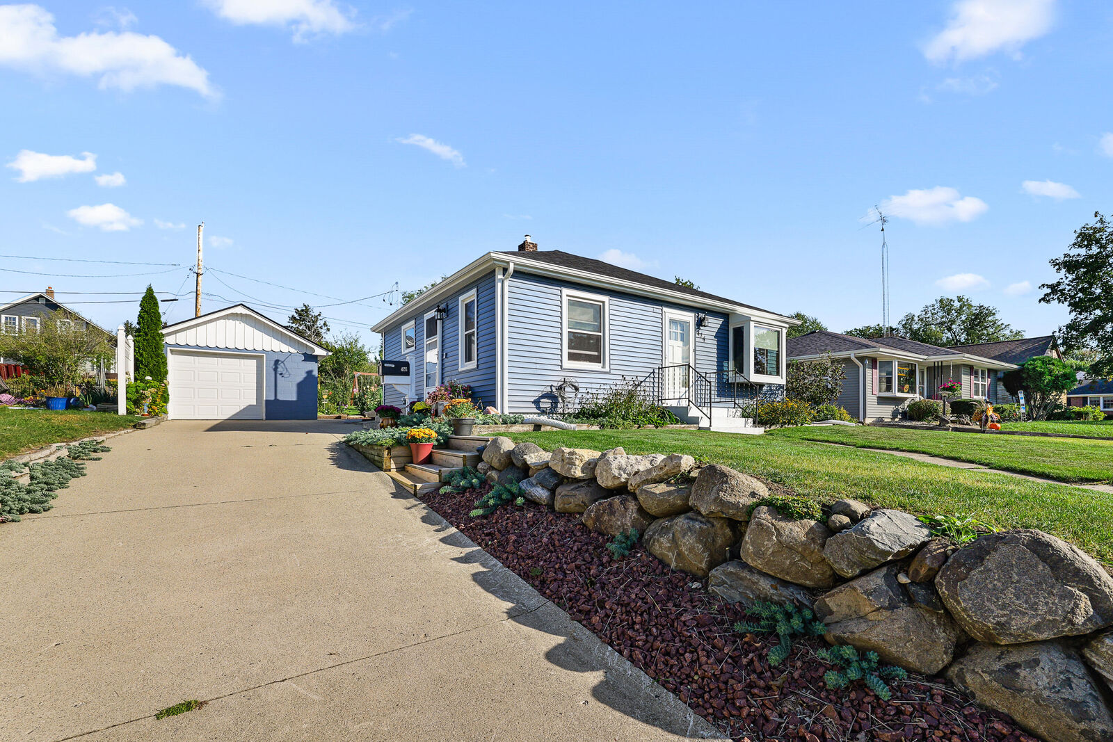 Property Photo: 426 Seitz Ave WI 53050