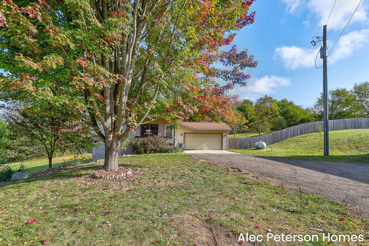 Property Photo:  1301 E Mill Street  MI 49058 