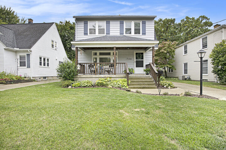 Property Photo:  726 Deming Street SE  MI 49507