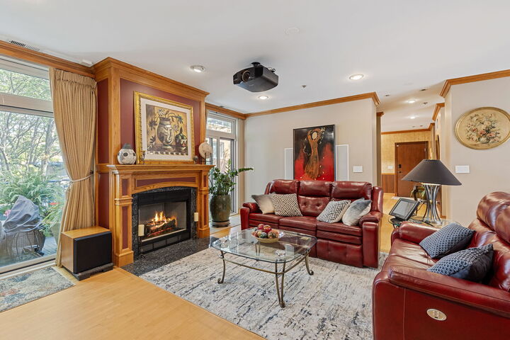 Property Photo: 16 N May Street 543 IL 60607