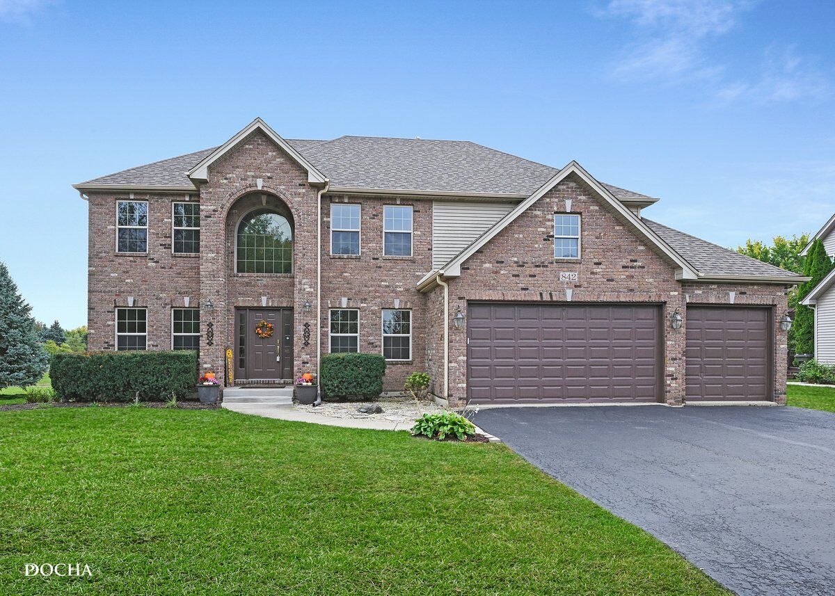 Property Photo: 842 Heartland Drive IL 60560