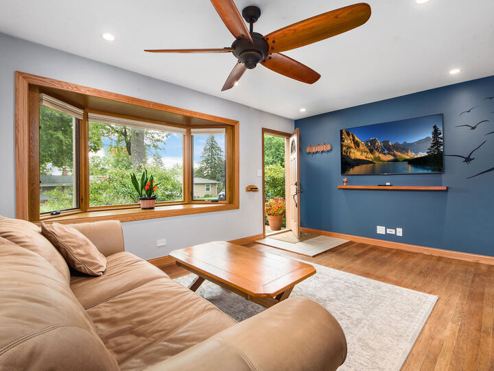 Property Photo: 116 N Prairie Avenue IL 60060
