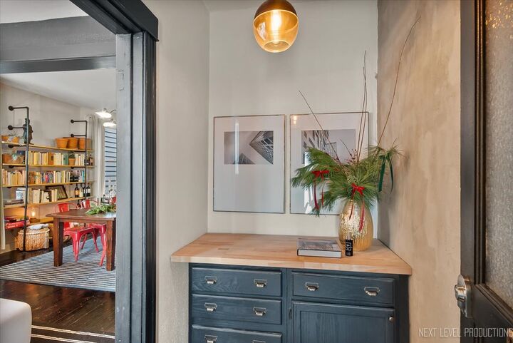 Property Photo: 3826 N Whipple Street IL 60618