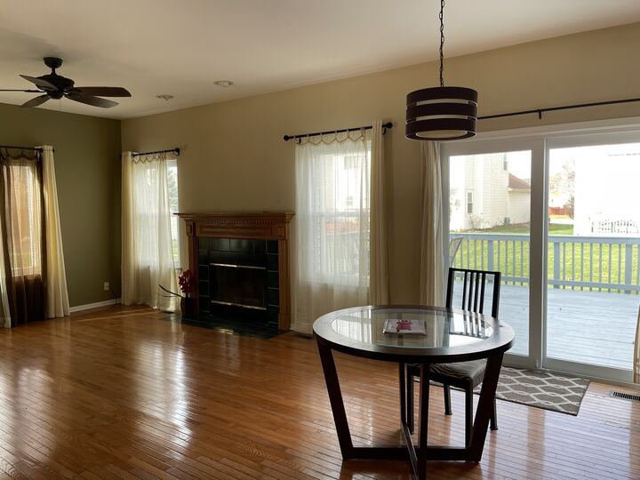 Property Photo: 1100 Rosefield Lane IL 60504