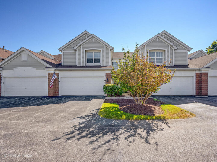 31104 Carpenter Court  Warrenville IL 60555 photo