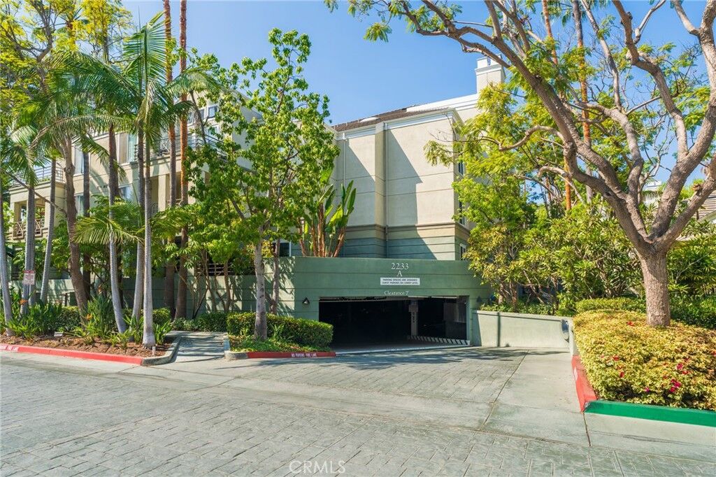 Property Photo: 2233 Martin 202 CA 92612