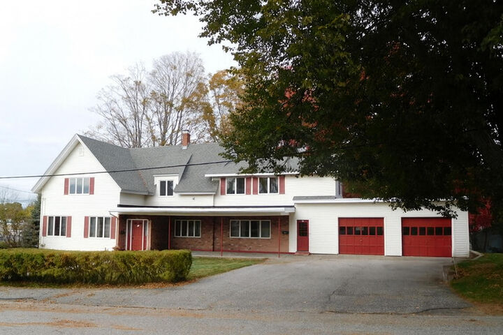 12 Burbank Street  Lewiston ME 04240 photo