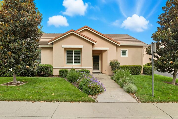 Property Photo:  28 Genoa Court  CA 95831 