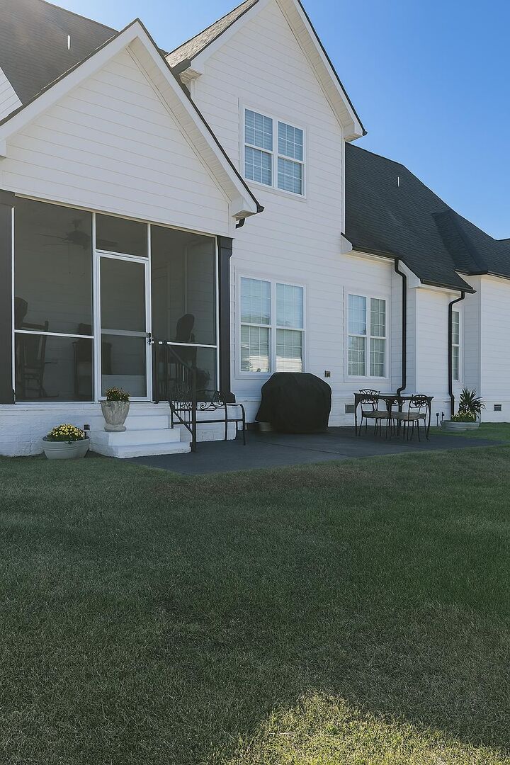 Property Photo:  1553 North Side Dr  TN 37130