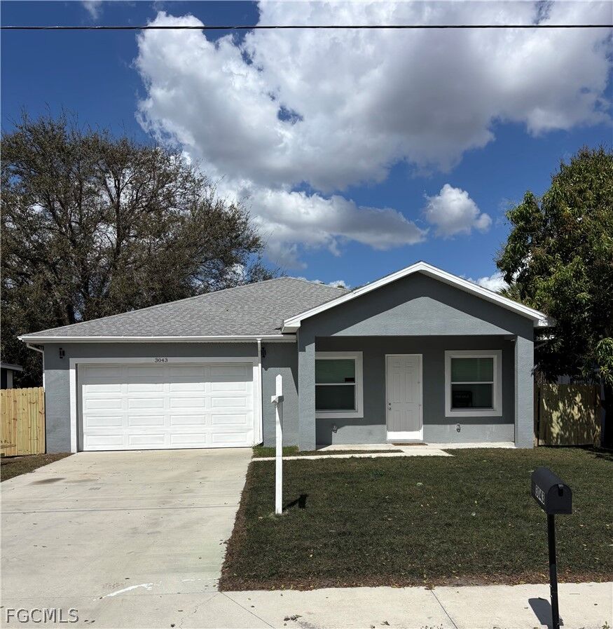 Property Photo:  3043 Dunbar Avenue  FL 33916 