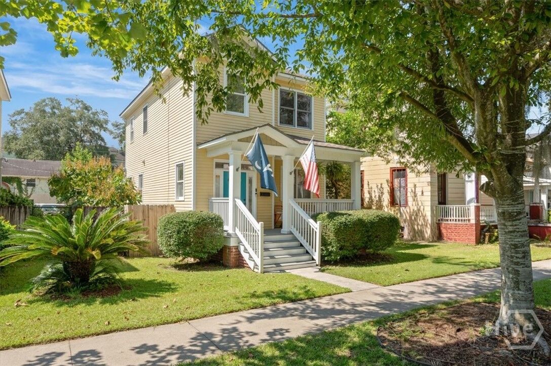 Property Photo:  829 E Duffy Street  GA 31401 