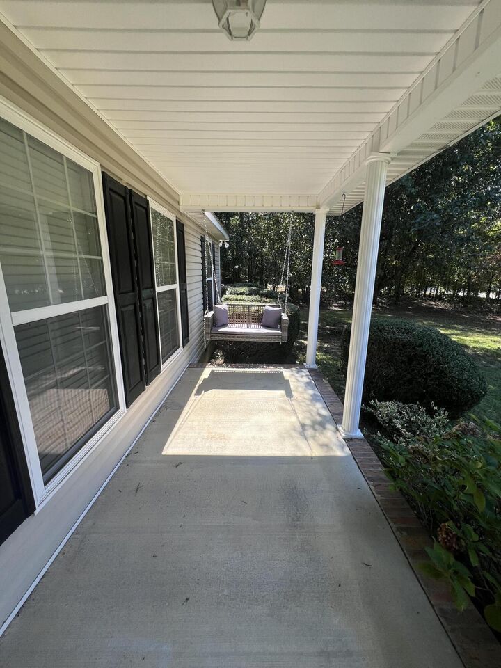 Property Photo: 338 Devonshire Drive GA 30824