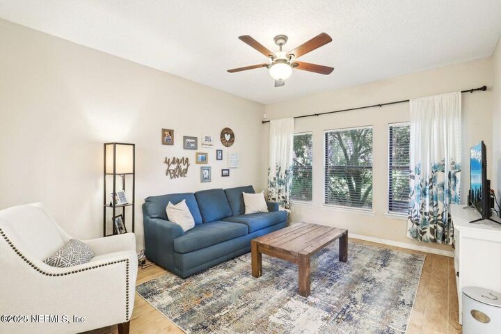 Property Photo: 604 Briar Way Lane FL 32259