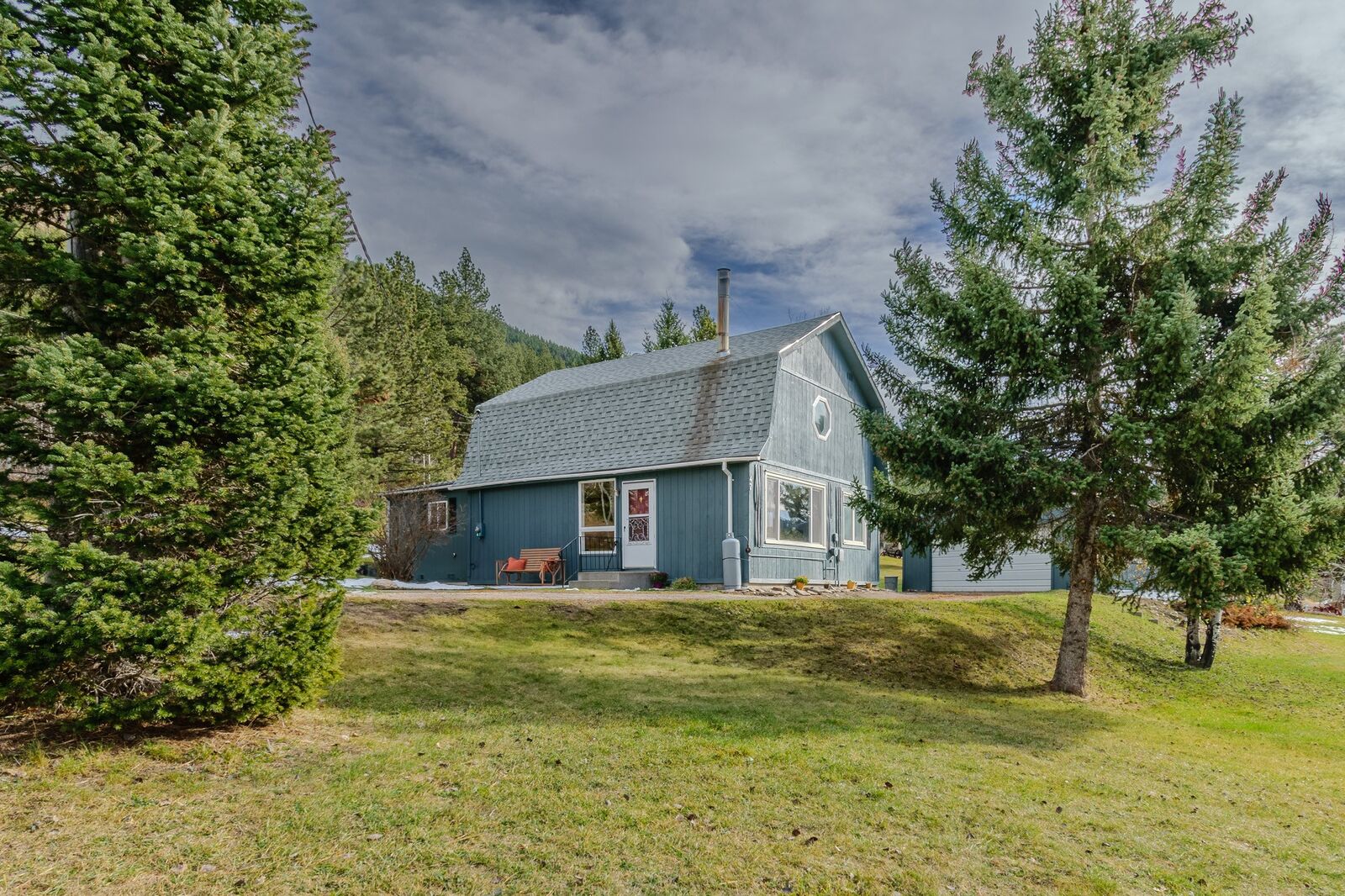 Property Photo:  47 Dav Loop Road  MT 59463 
