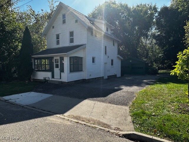 Property Photo:  230 Helen Avenue  OH 44310