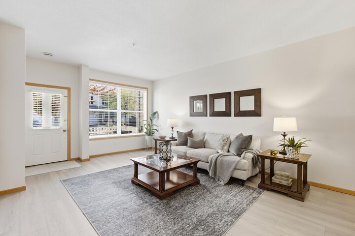 Property Photo: 887 Braunworth Court MN 55318