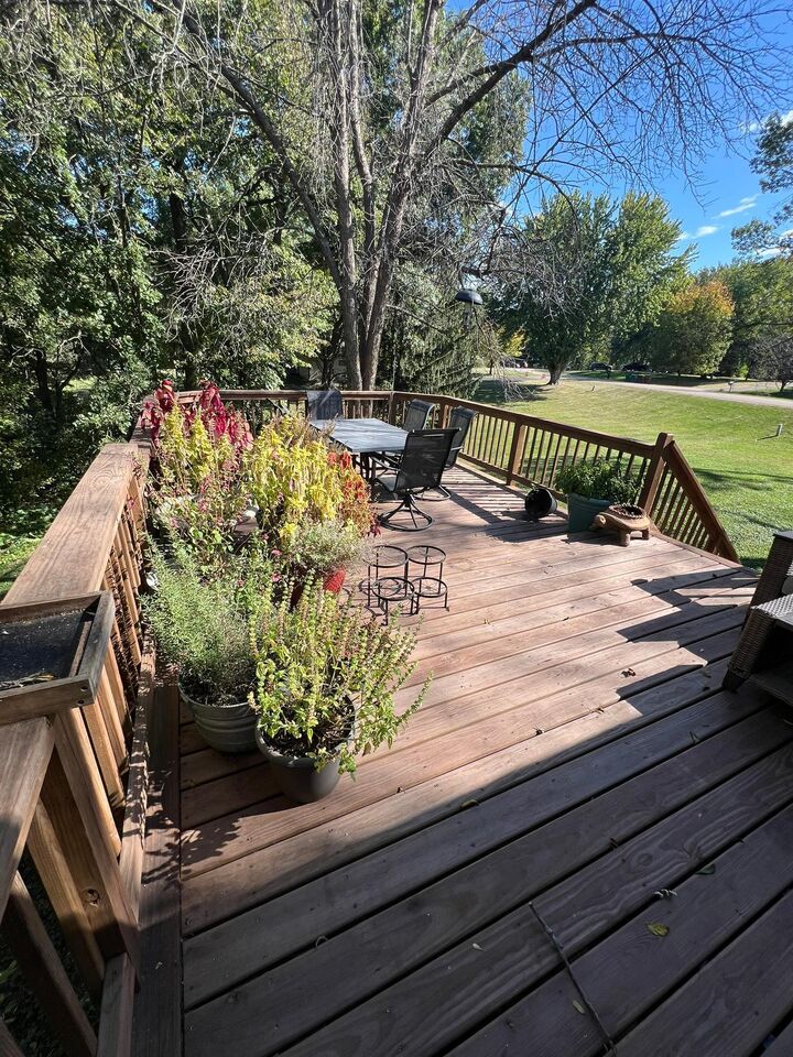 Property Photo: 16056 Creekwood Road MN 55372