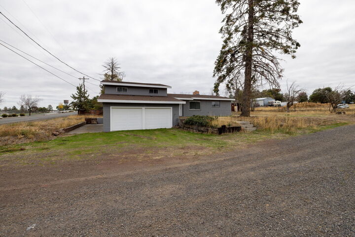 Property Photo: 511 SW Fairgounds Road OR 97741