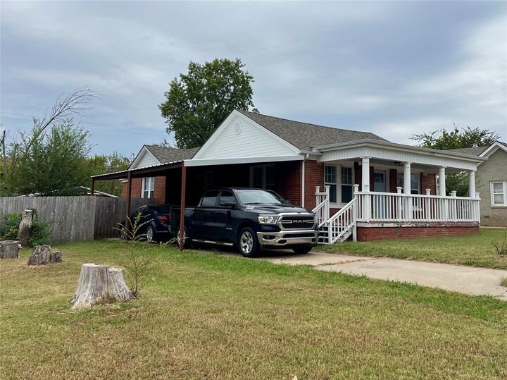 Property Photo: 1710 N Park Avenue OK 74804