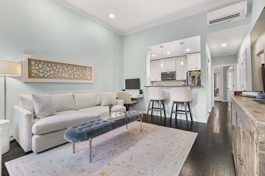 Property Photo:  202 W Springfield St 3  MA 02118 