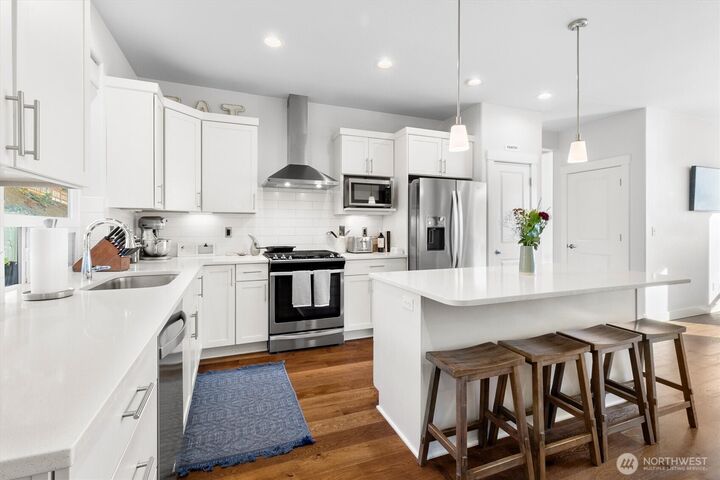 Property Photo: 2102 Burrows Court WA 98229