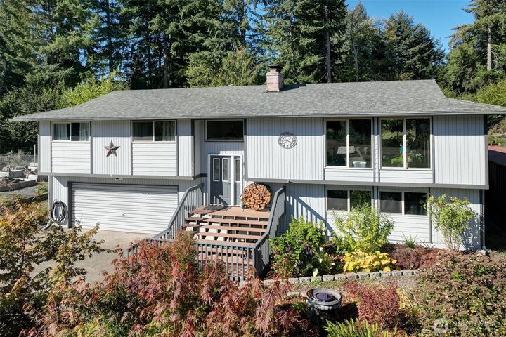 Property Photo: 12008 132nd Avenue Ct E WA 98374