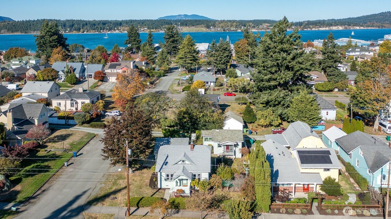Property Photo:  1520 1518  10th Street  WA 98221 