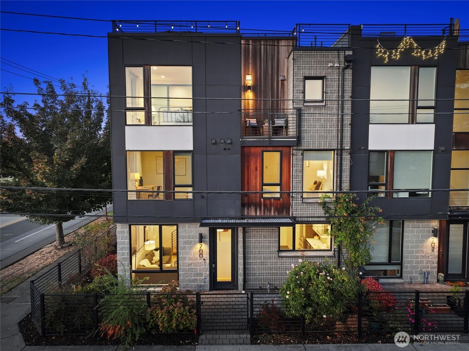 Property Photo: 700 S Willow St WA 98108