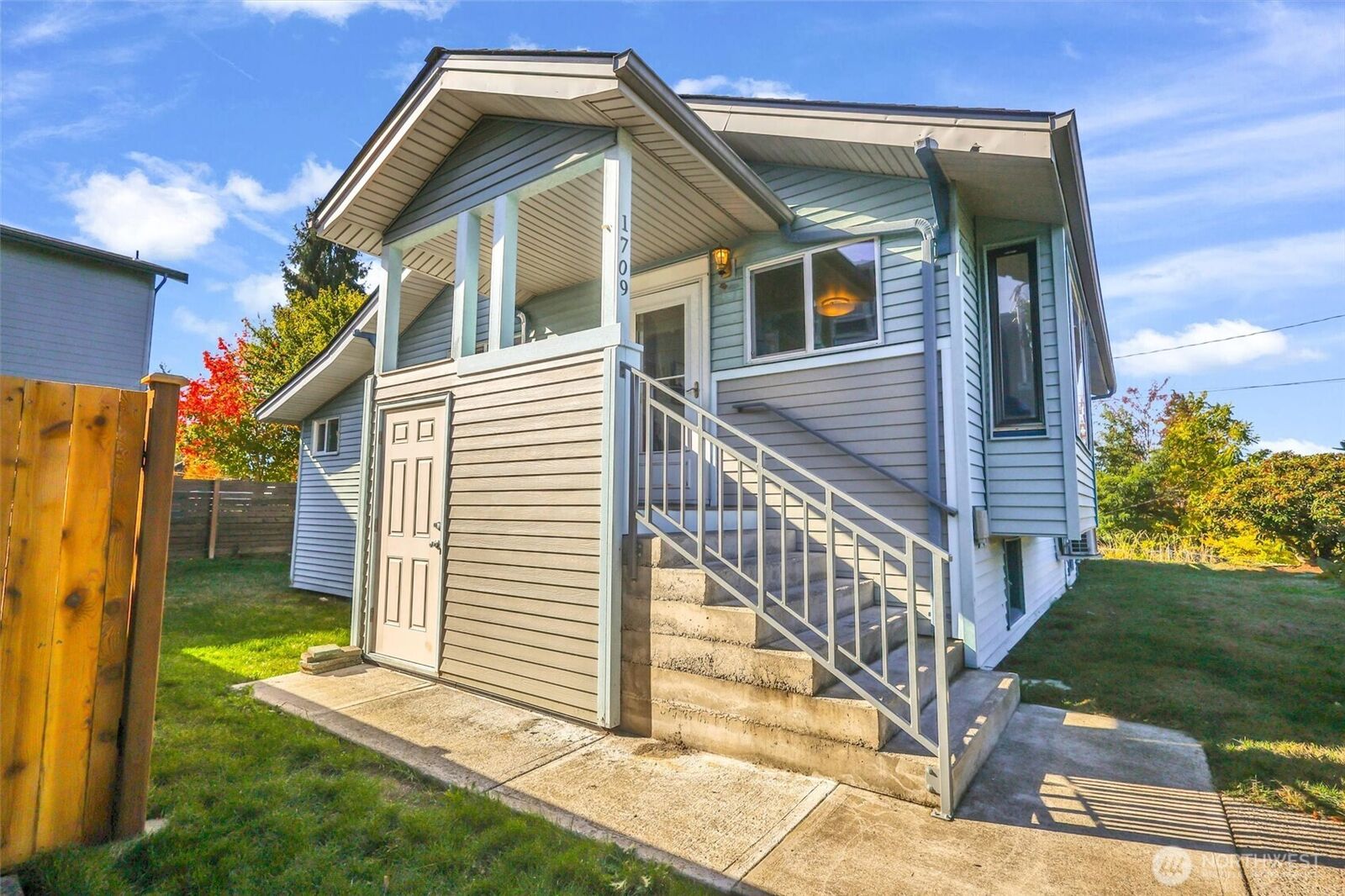 Property Photo:  1709 SW Cloverdale Street  WA 98106 