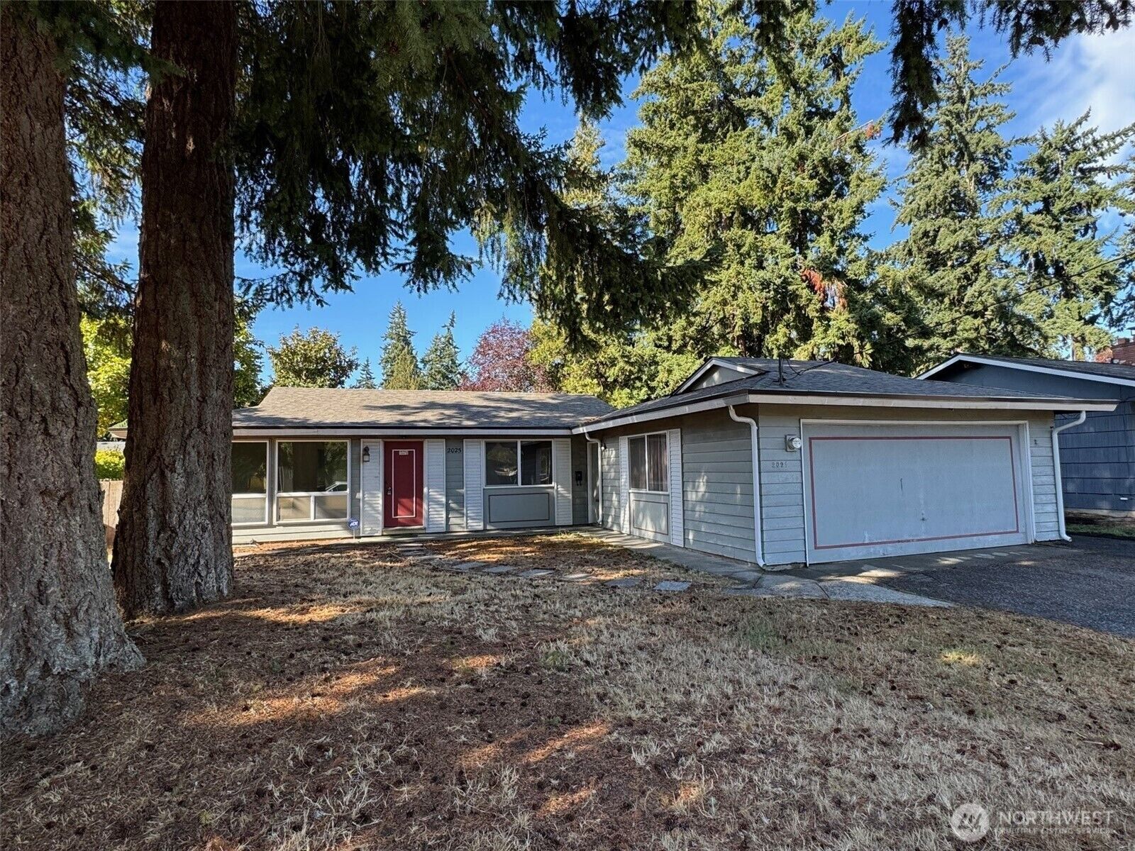 Property Photo: 2025 Hemlock Street SE WA 98092