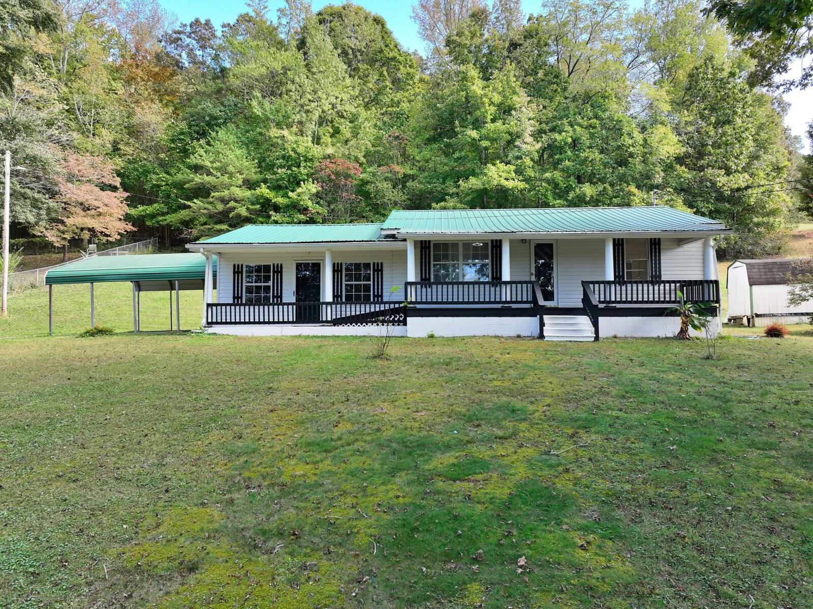 Property Photo: 5780 Toestring Valley Road TN 37381
