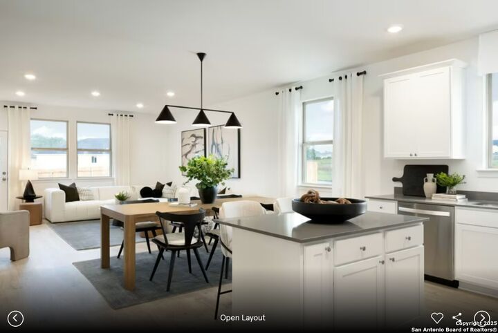 Property Photo: 817 Cardenas TX 78666