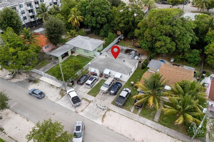 Property Photo: 625 NE 130th St FL 33161