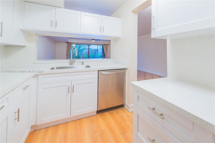 Property Photo:  7890 SW 86th St 11  FL 33143 
