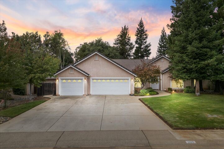 Property Photo: 2127 Western Oak Drive CA 96002