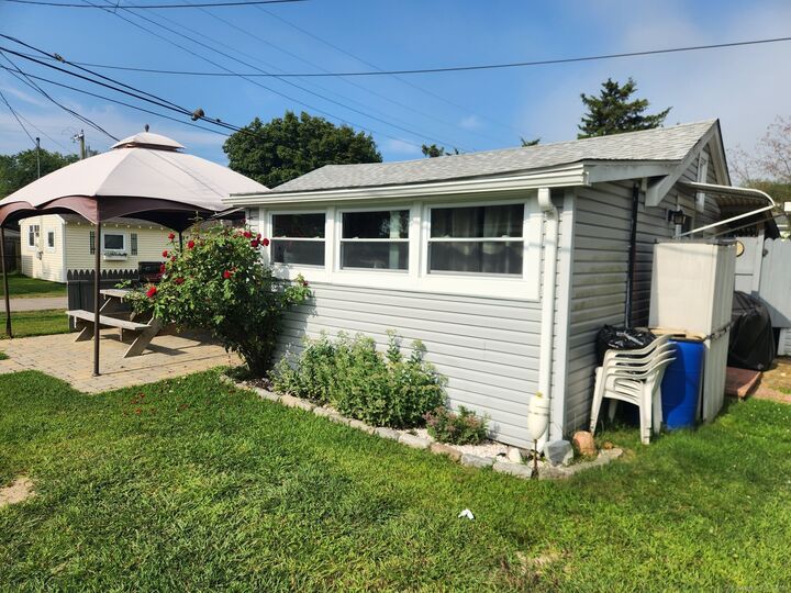 Property Photo:  73 South Street  CT 06443 