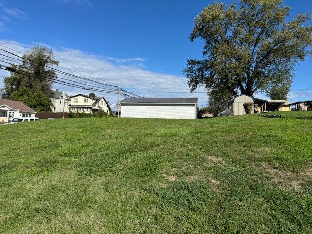 Property Photo: 303 9th St OH 45692