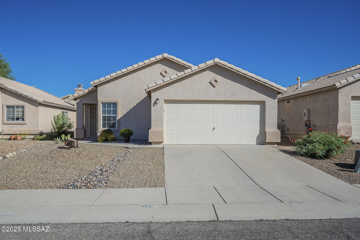 Property Photo: 4516 W Sun Quest Street AZ 85741
