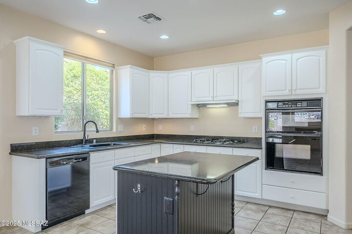 Property Photo:  38994 S Windwood Drive  AZ 85739 