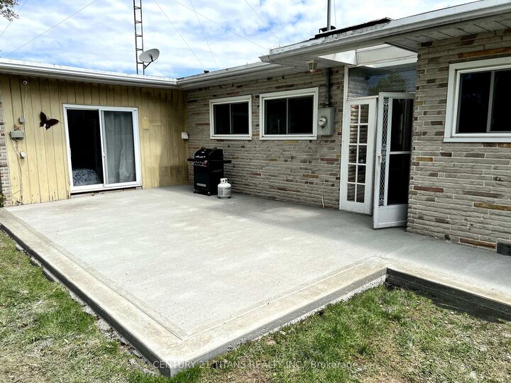 Property Photo: 21 Glassford Road ON K0M 2C0