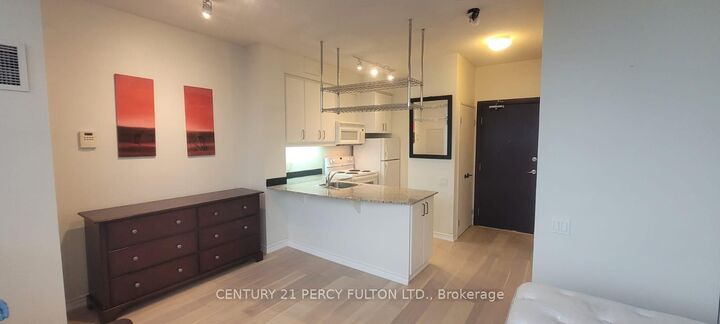 Property Photo:  33 Sheppard Avenue E 3409  ON M2N 7K1