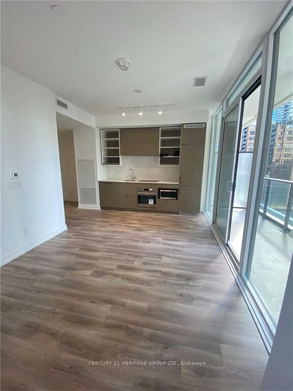 Property Photo: 20 Edward Street 514 ON M5G 1C9