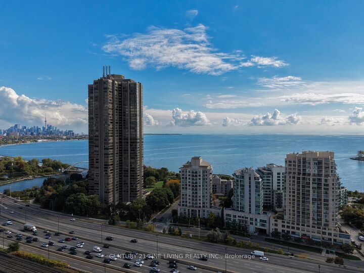Photo de la propriété: 2067 Lake Shore Boulevard W 904 ON M8V 4B8