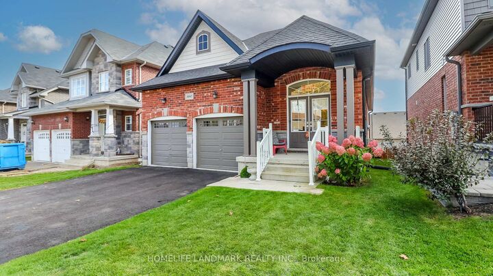 Property Photo: 3045 Monarch Drive ON L3V 8K3