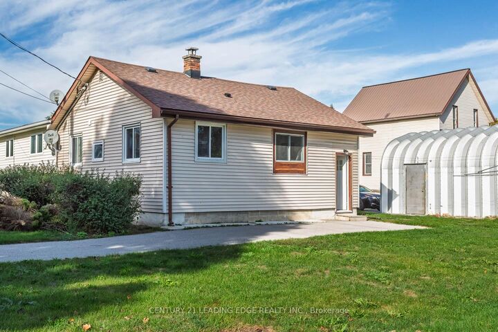 Property Photo:  61 Wilkins Street A  ON K8V 3M6