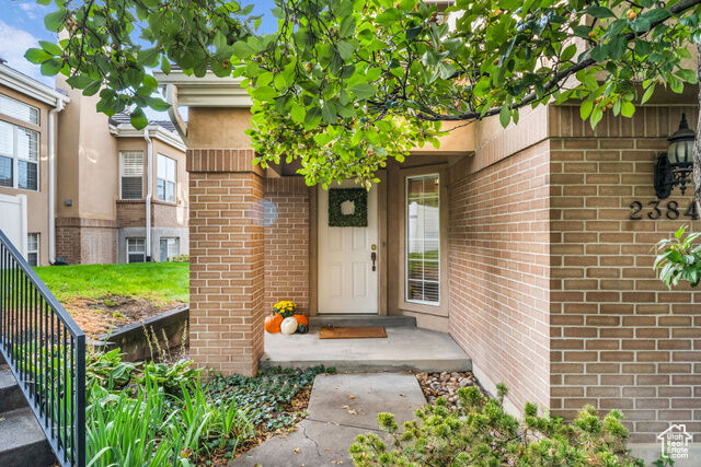 Property Photo: 2384 E Summerspring Ln UT 84124