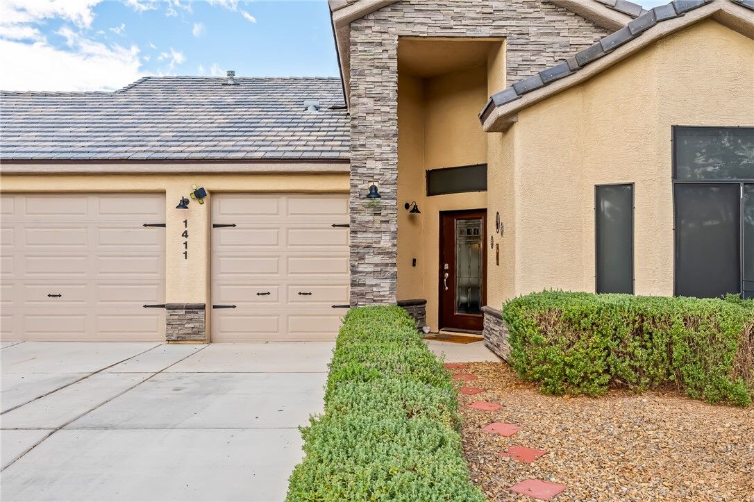 Property Photo:  1411 E Seneca Way  AZ 86426 