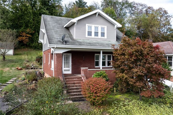 Property Photo:  512 Regent Street  PA 15342